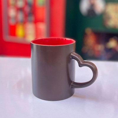 لیوان حرارتی دسته قلبی داخل قرمز