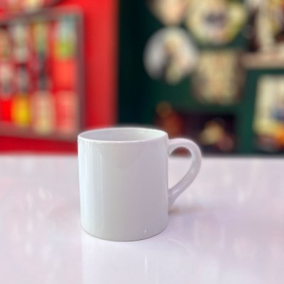 لیوان سرامیکی کوچک سفید